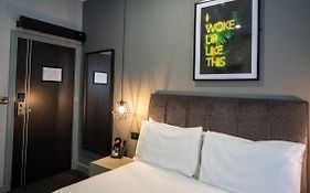 Hotel 105
